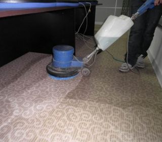 办公室的地毯多久清理一次